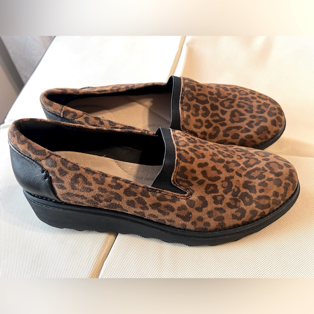 Clarks Leopard Print loafer- 10 Wide- Brand NEW